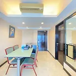 Gorgeous & Classic 2Br At Braga City Walk Apartment By Travelio